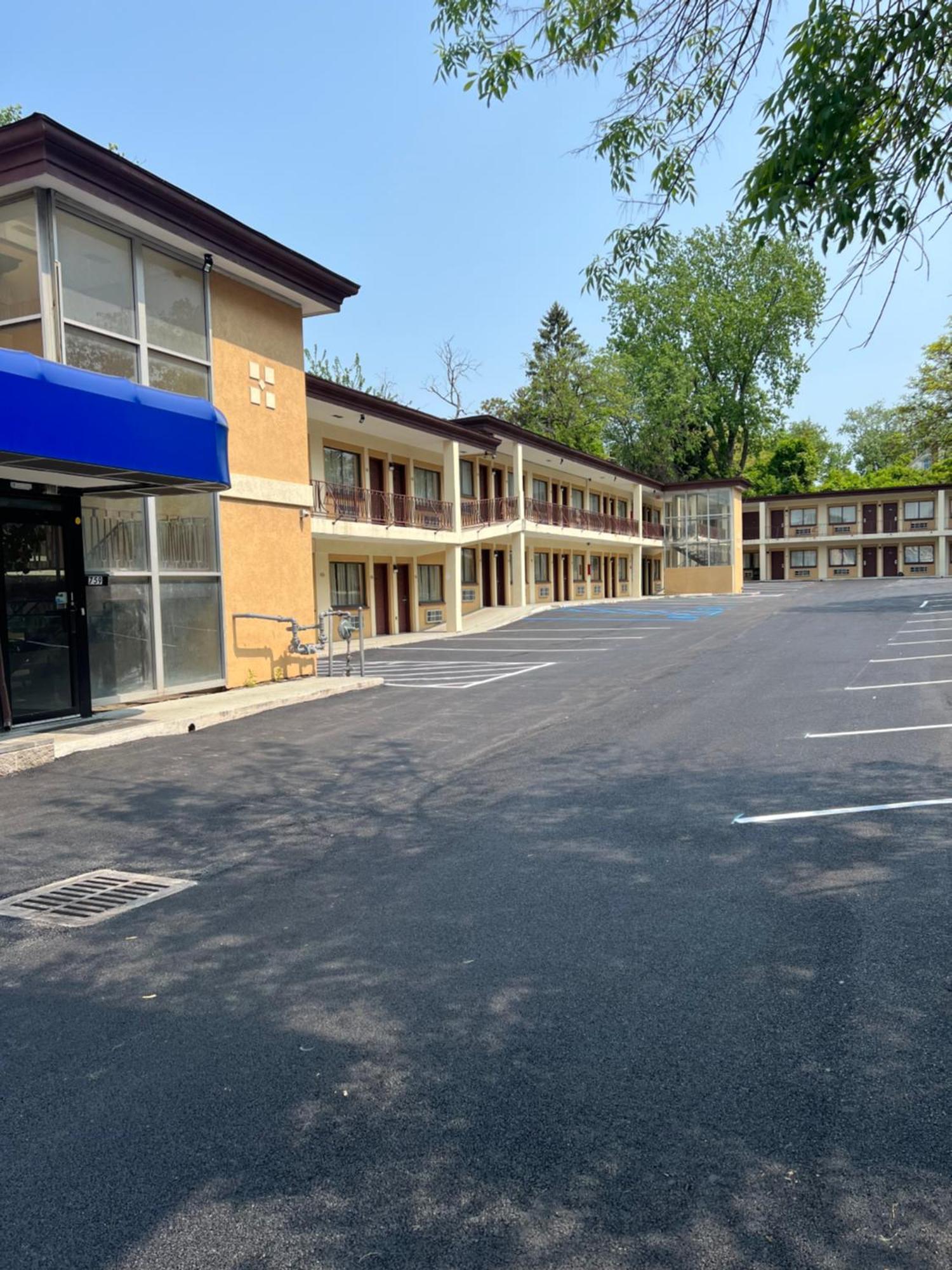 Executive Inn Schenectady Downtown Exterior photo