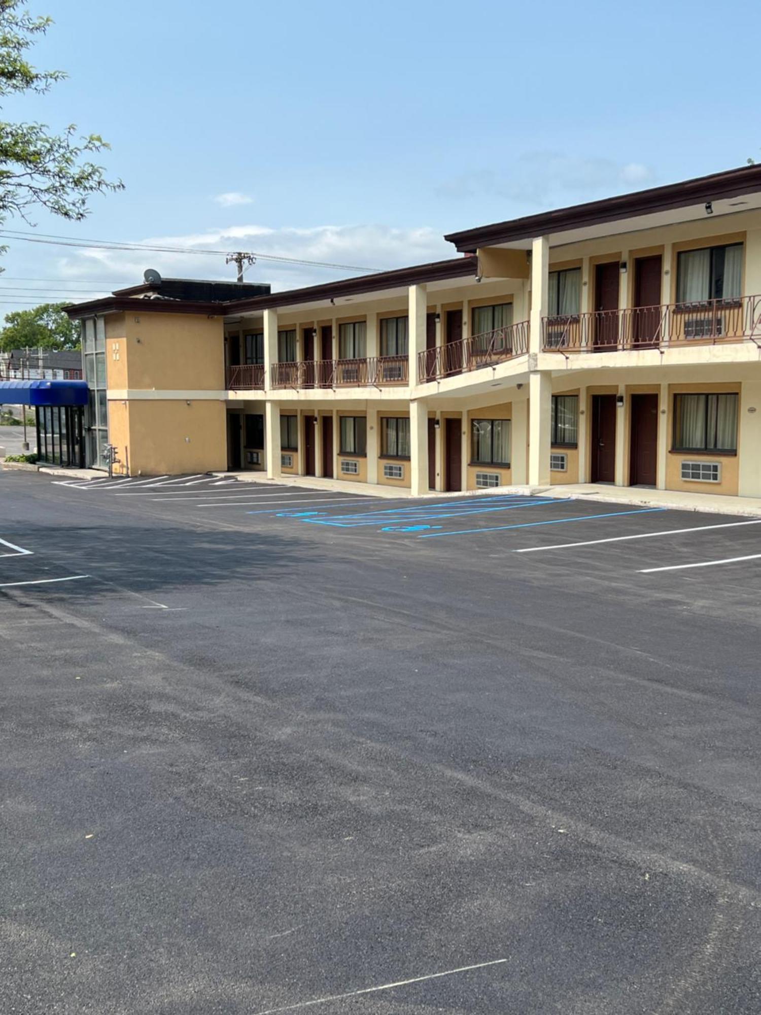 Executive Inn Schenectady Downtown Exterior photo