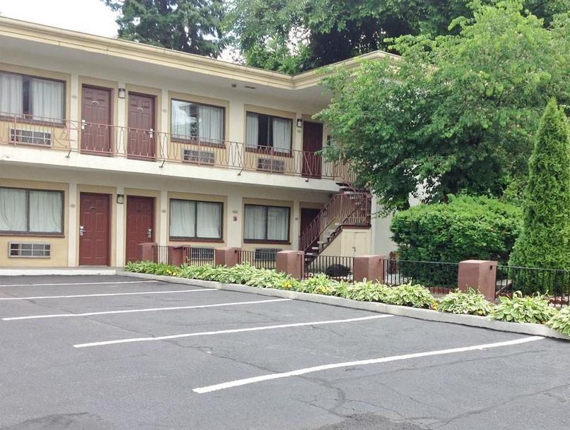 Executive Inn Schenectady Downtown Exterior photo