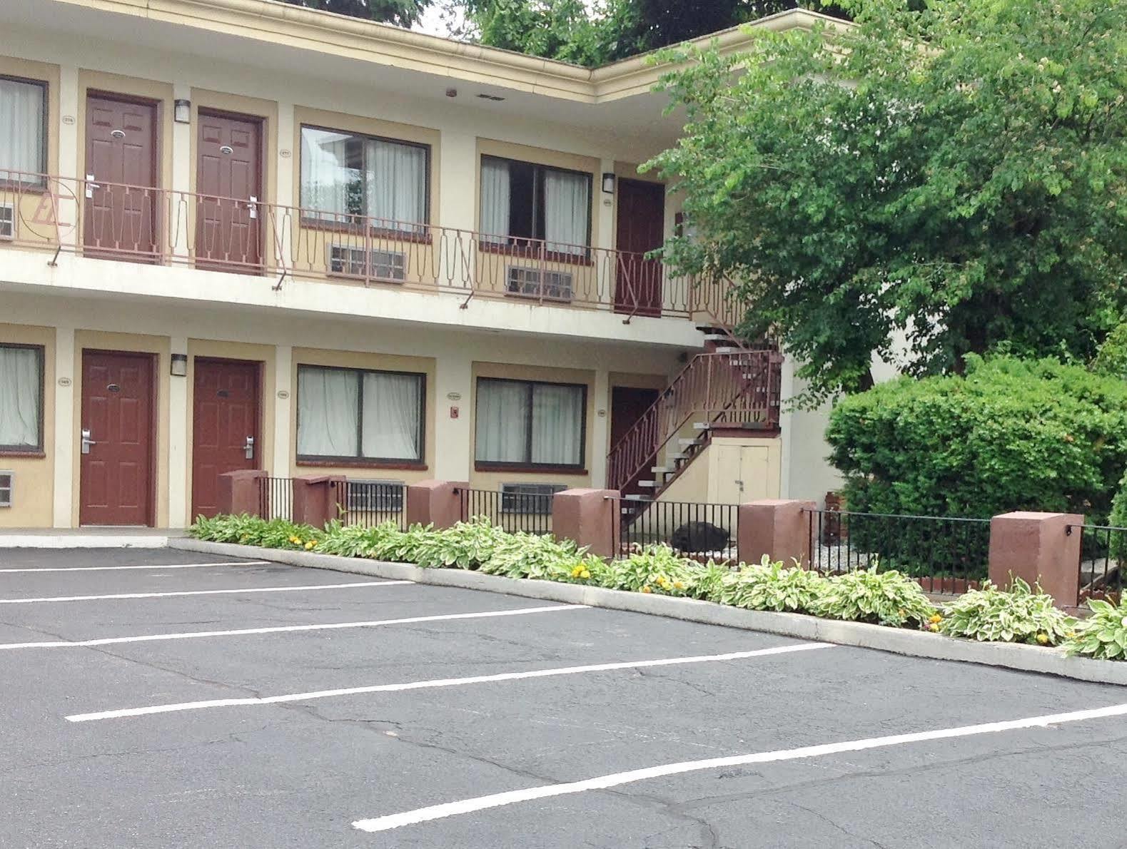 Executive Inn Schenectady Downtown Exterior photo