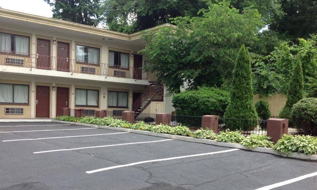 Executive Inn Schenectady Downtown Exterior photo